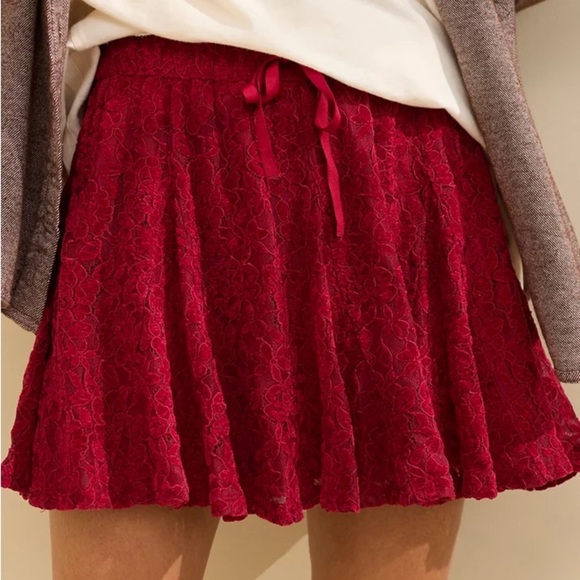 Aerie Lace Godet Skirt in Cherry‎ Tart Size Small - Picture 1 of 9